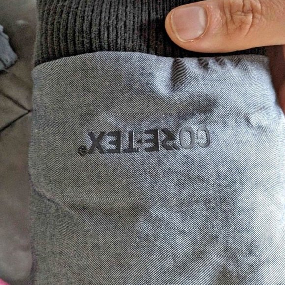 Women's Down Winter Bomber Jacket GTX - The North Face - Cryos Reverse 800-Down - Picture 8 of 8